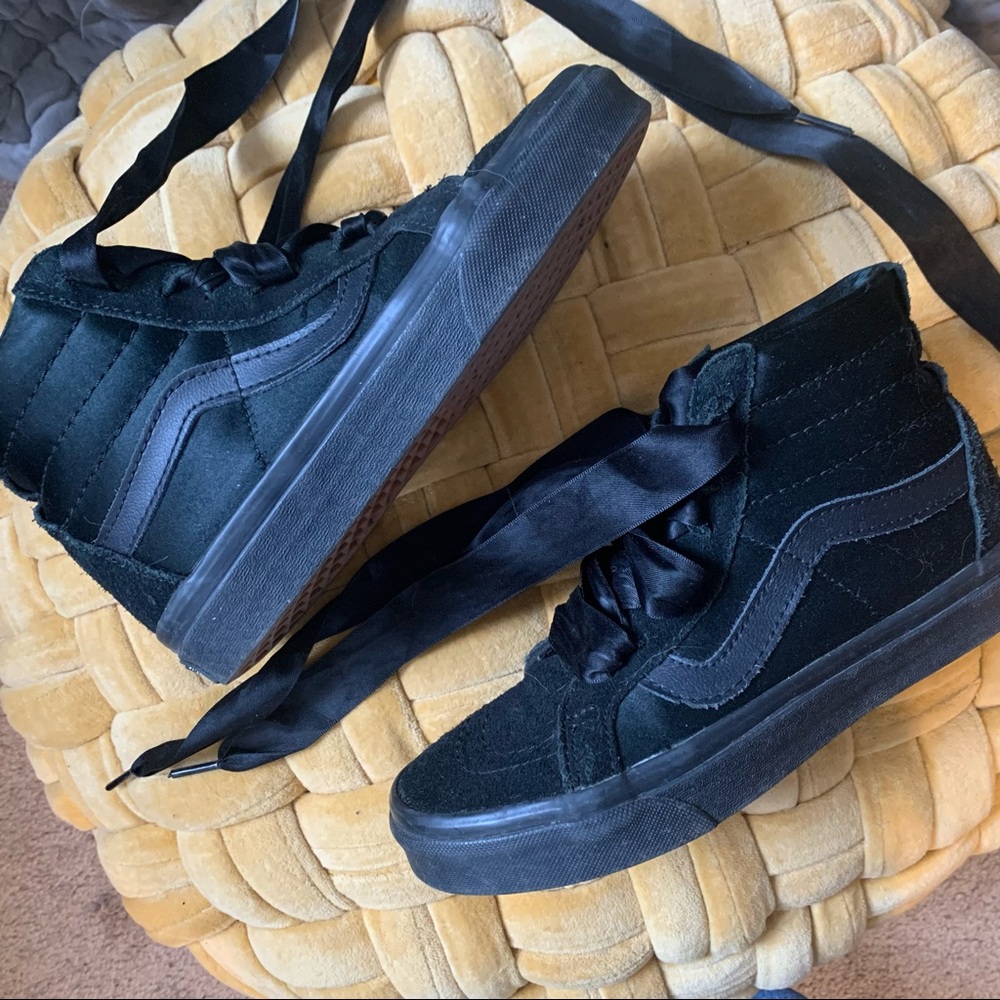 Vans | Suede | Sk8-Hi | black/black/black | M3.5/W5 | ribbon laces